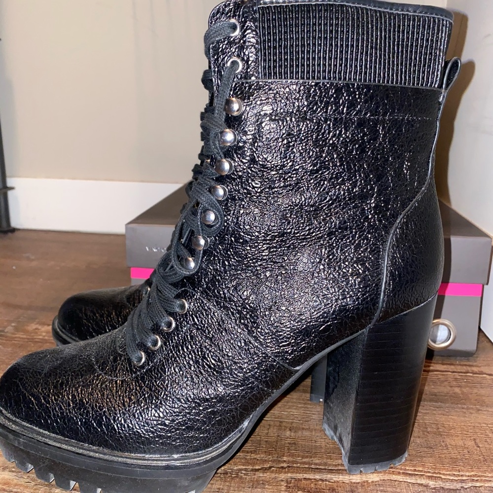 Vince camuto black leather stretch heeled boots